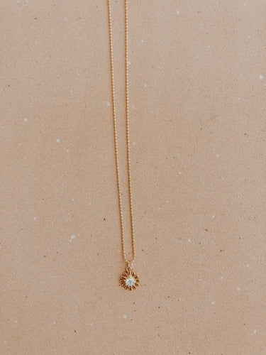 Gold Daisy Necklace