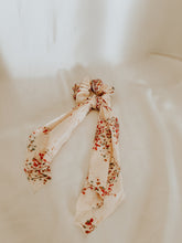 Load image into Gallery viewer, Floral Tail Scrunchie