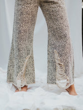 Load image into Gallery viewer, Leopard Jeans