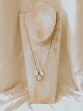 Load image into Gallery viewer, Crystal Shell Pendant Necklace