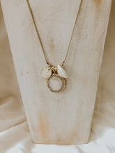 Load image into Gallery viewer, Crystal Shell Pendant Necklace