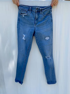 Distressed Skinny Jean