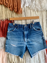 Load image into Gallery viewer, Vintage Cutoff Denim